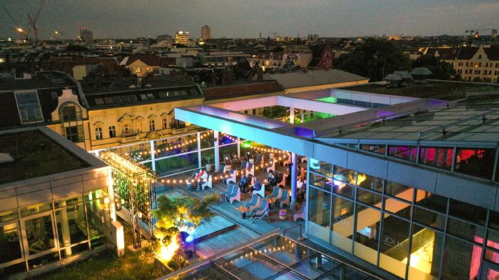 Alice Rooftop Bar und Garden 2